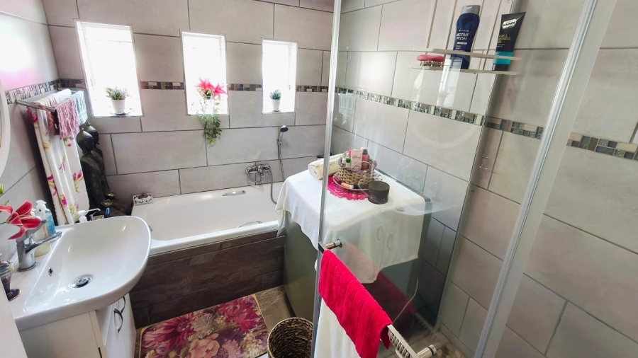 2 Bedroom Property for Sale in Miederpark North West